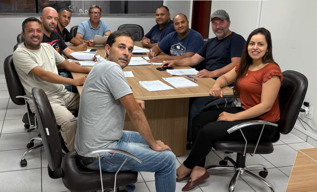 Reunião na Câmara discute futuro do aplicativo Me Leva BQ em Carandaí