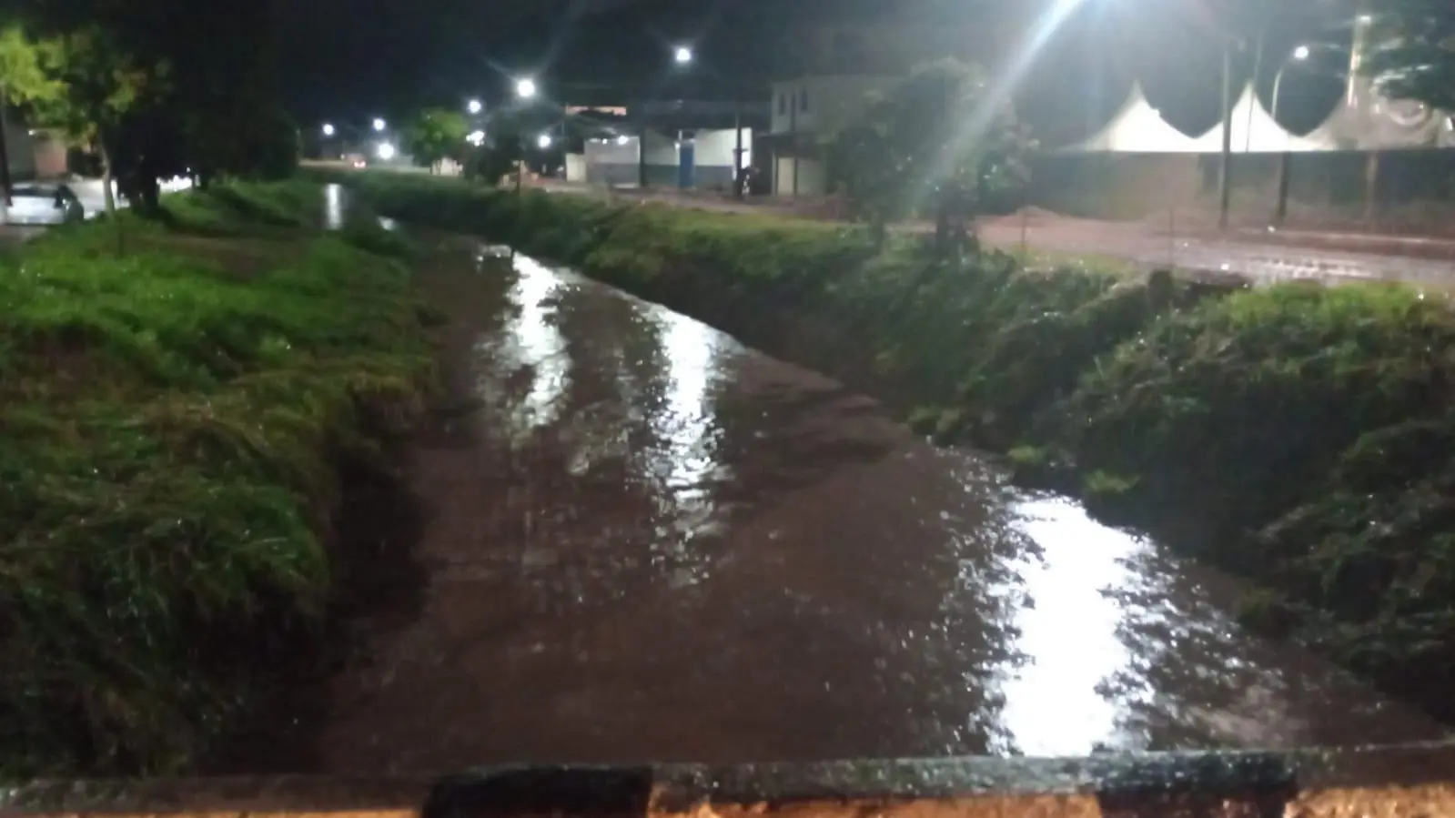 Defesa Civil de Carandaí faz alerta para risco de elevação no nível dos rios